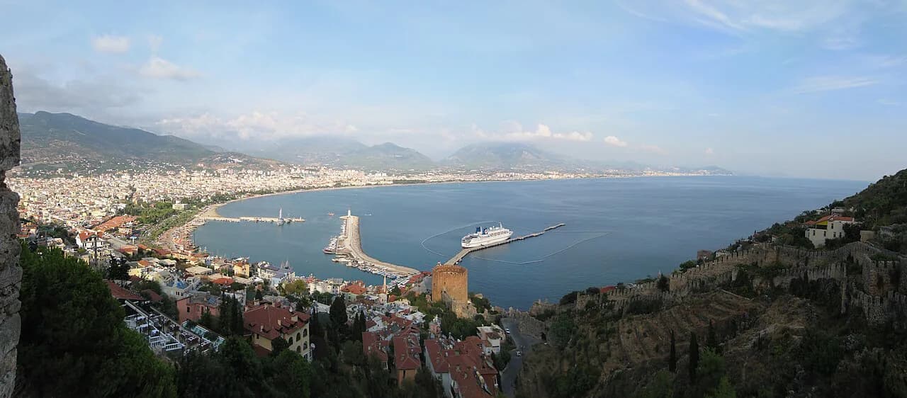 Alanya Grand Bazaar: What to Buy, Where It Is & Haggling