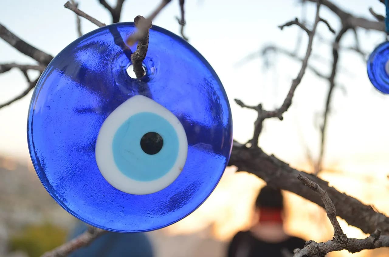The Evil Eye in Turkey: Nazar Meaning and What to Look For