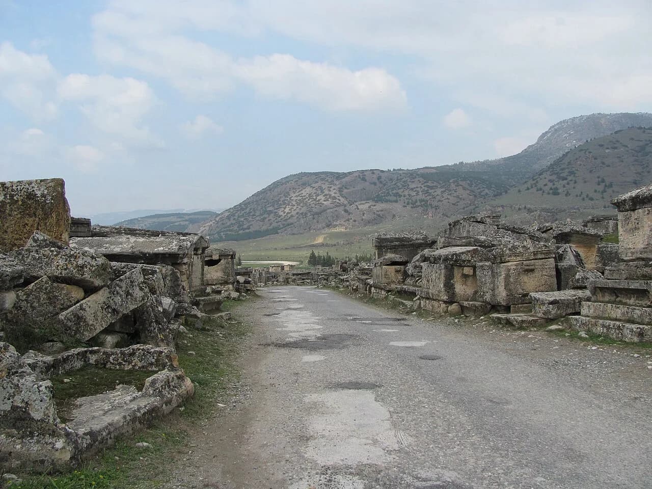 Hierapolis: What to See at the Pamukkale Ancient City