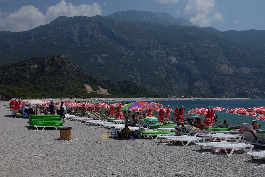 Hisaronu Market: Monday Stalls and How It Compares