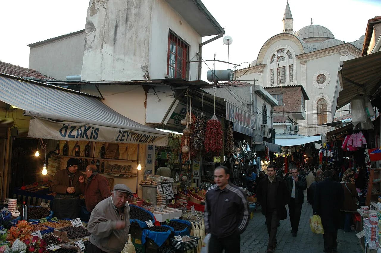 Izmir Old Town: Konak, Kemeraltı and the Agora Explored