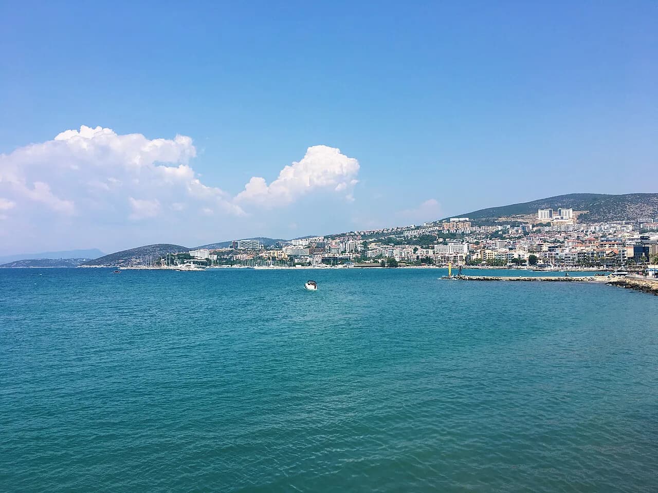 Kuşadası Marina: What's There and How to Walk It