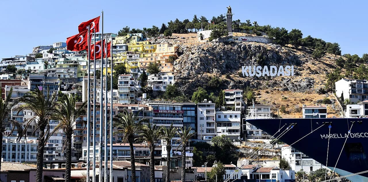 Kuşadası Old Town: Kaleiçi Streets, Bazaar and Harbour Guide