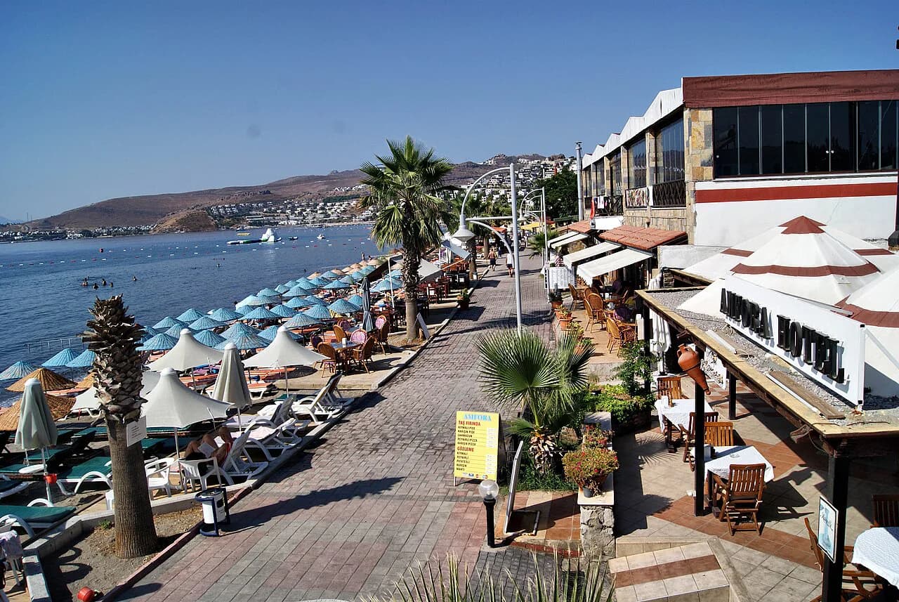 Ortakent Bodrum Guide: Beach, Neighbourhood and Who It Suits