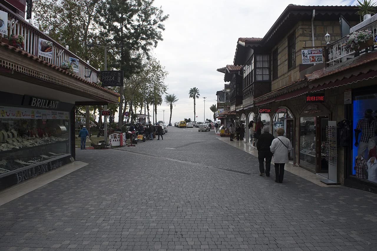 Side Old Town: Layout, Ruins and a Walking Route