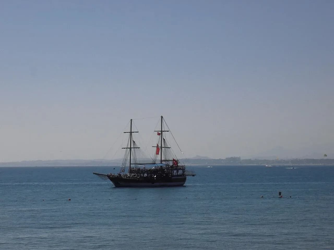 Side Promenade: The Seafront Walk and What Lines It