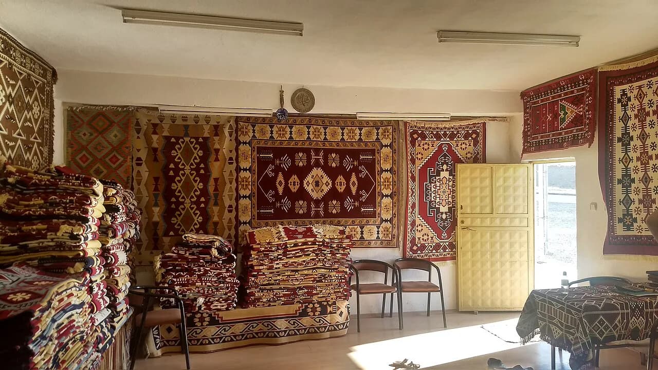 Turkish Carpets: What to Buy in Turkey, Materials & Prices