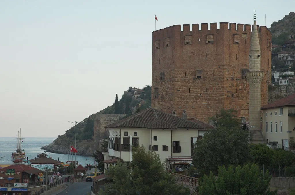 The octagonal Red Tower (Kızıl Kule) on Alanya's waterfront.