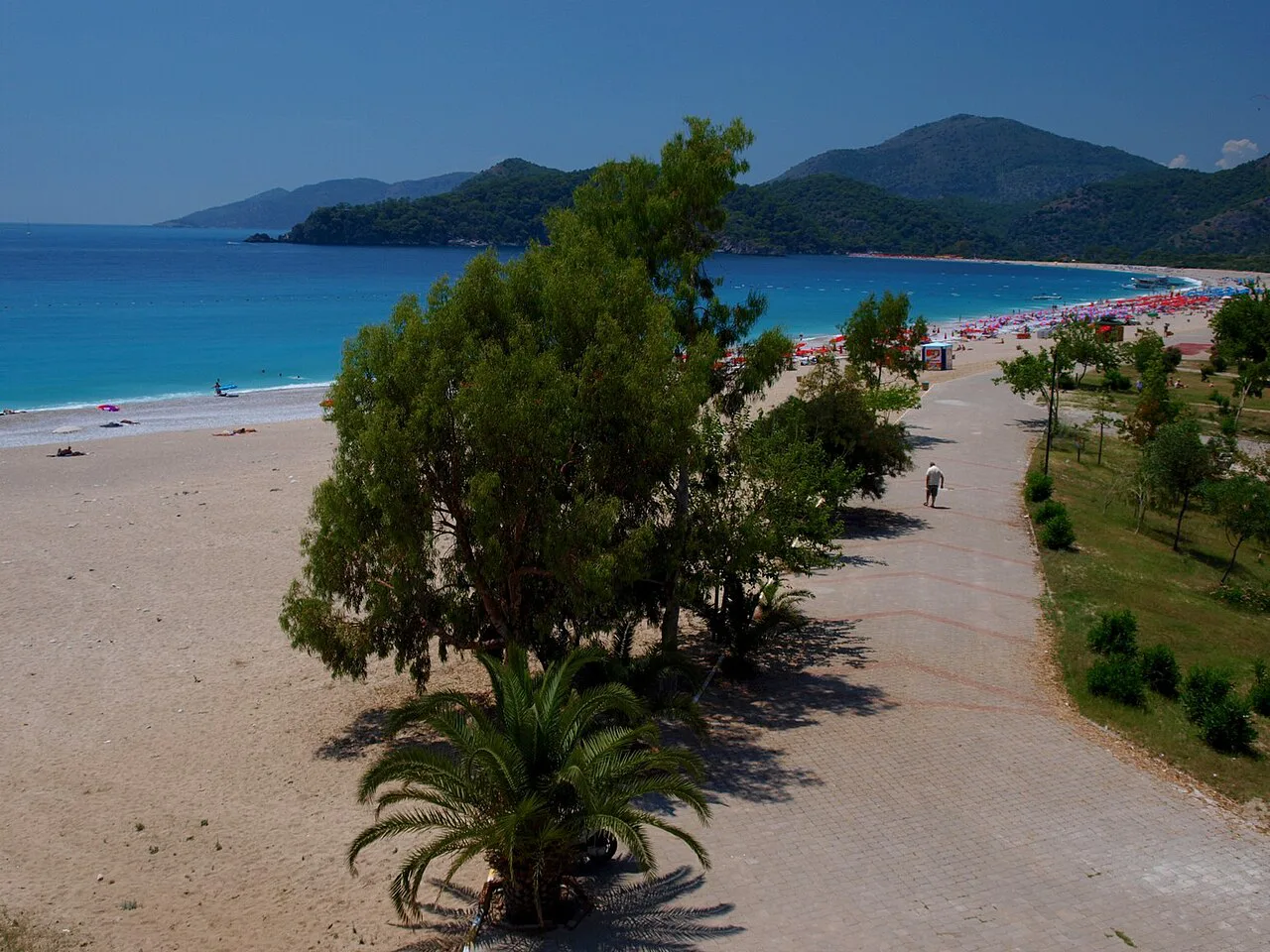 A sandy path along Ölüdeniz beach.