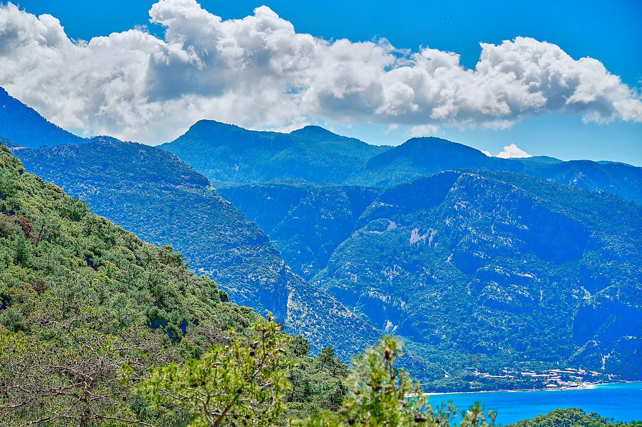 Mountains above the coast on the walk to Ölüdeniz.