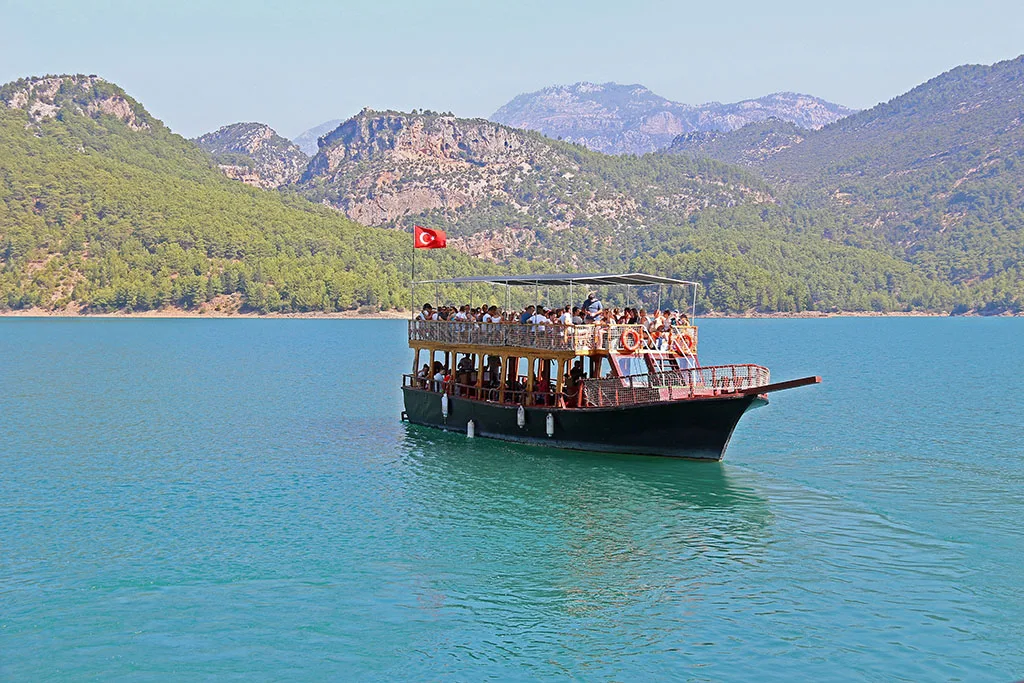 A boat trip on the Oymapınar reservoir (Green Canyon) north of Side.