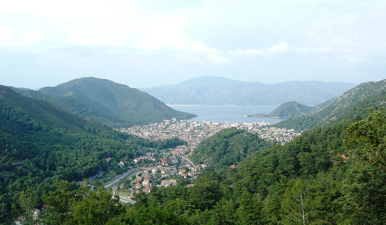 İçmeler and its bay seen from the road to Turunç.
