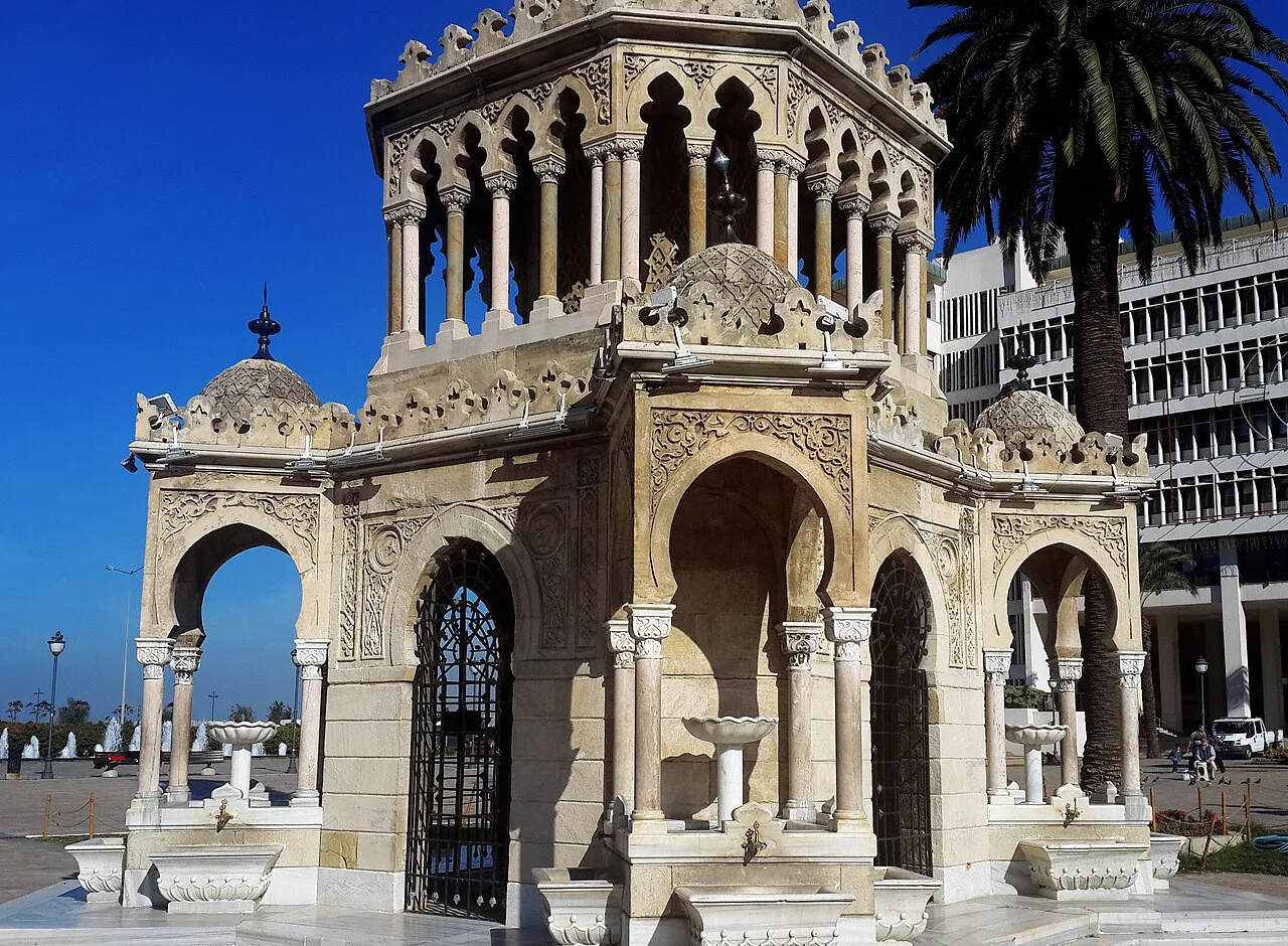 The ornate İzmir Clock Tower in Konak Square.