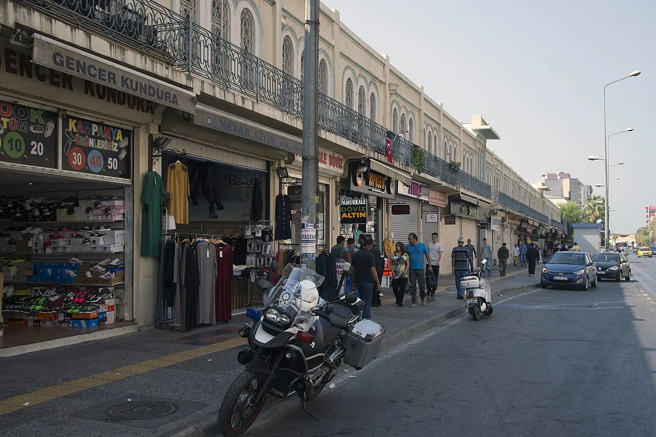 Shops along the street at İzmir's Yeni Kavaflar market.