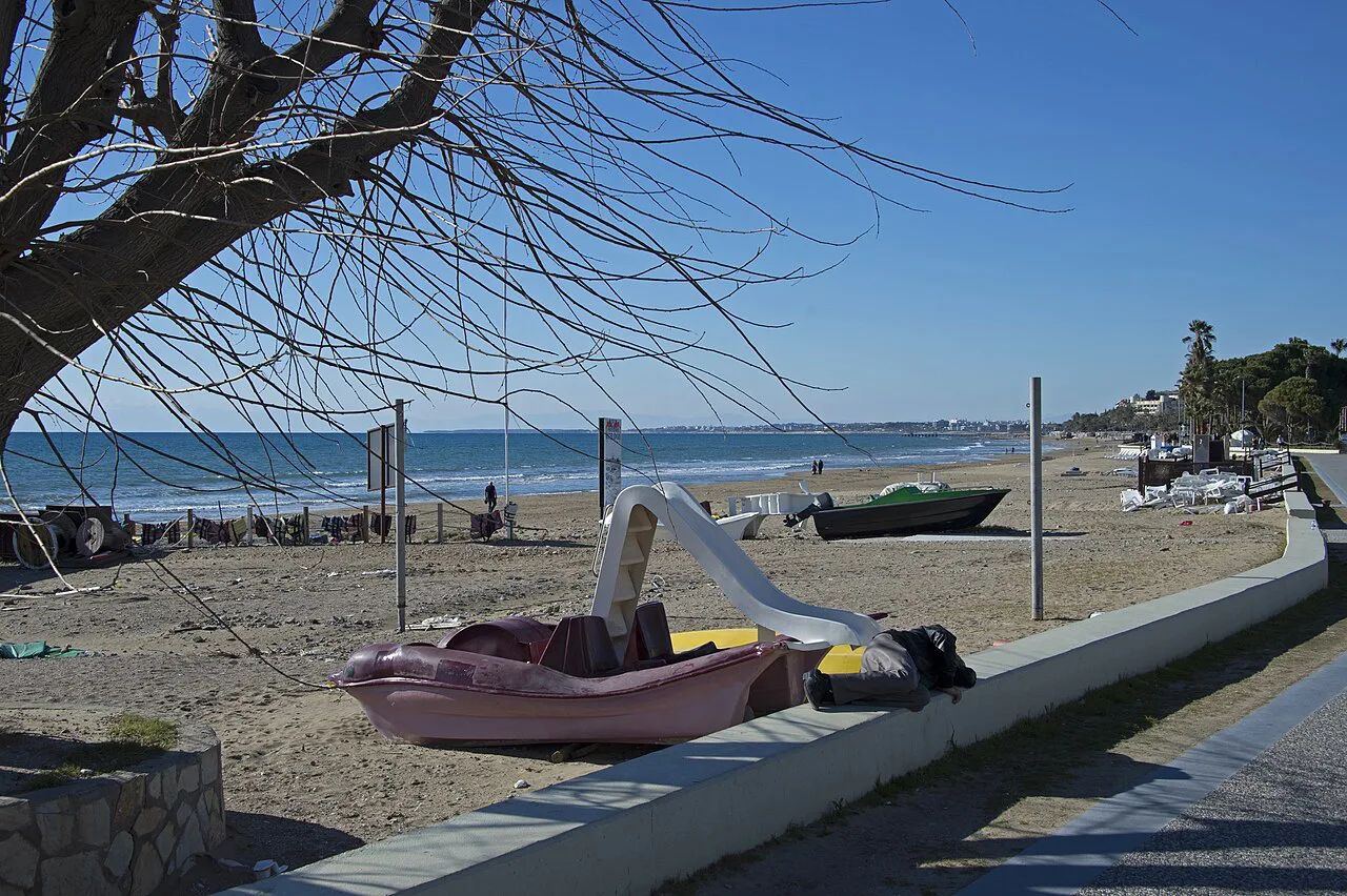 The beach at Kumköy looking along the coast towards Side.