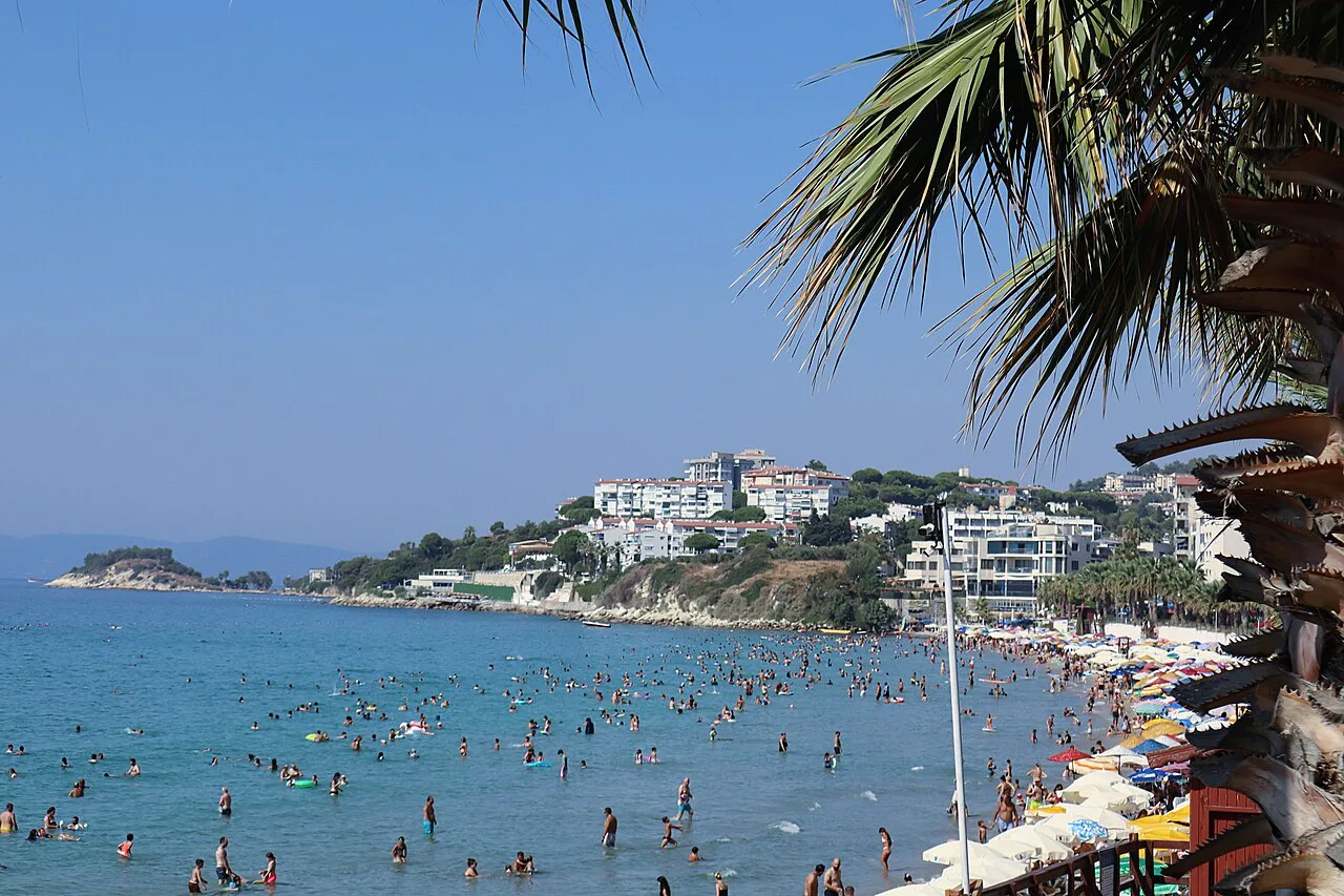 A busy public beach in Kuşadası.