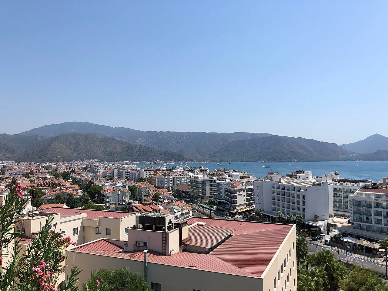 Marmaris and its bay seen from Şahin Tepesi.