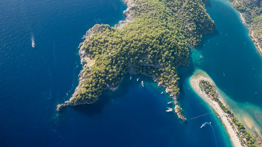 The Ölüdeniz lagoon and beach seen from the air.