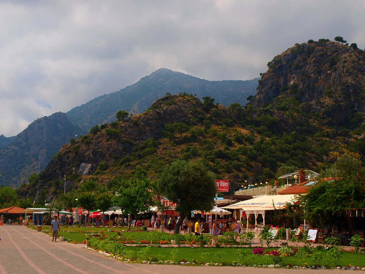 The seafront promenade and restaurants at Ölüdeniz.