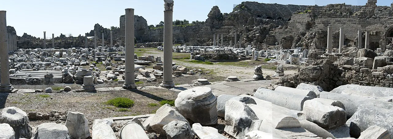 Column fragments in the commercial agora at Side.
