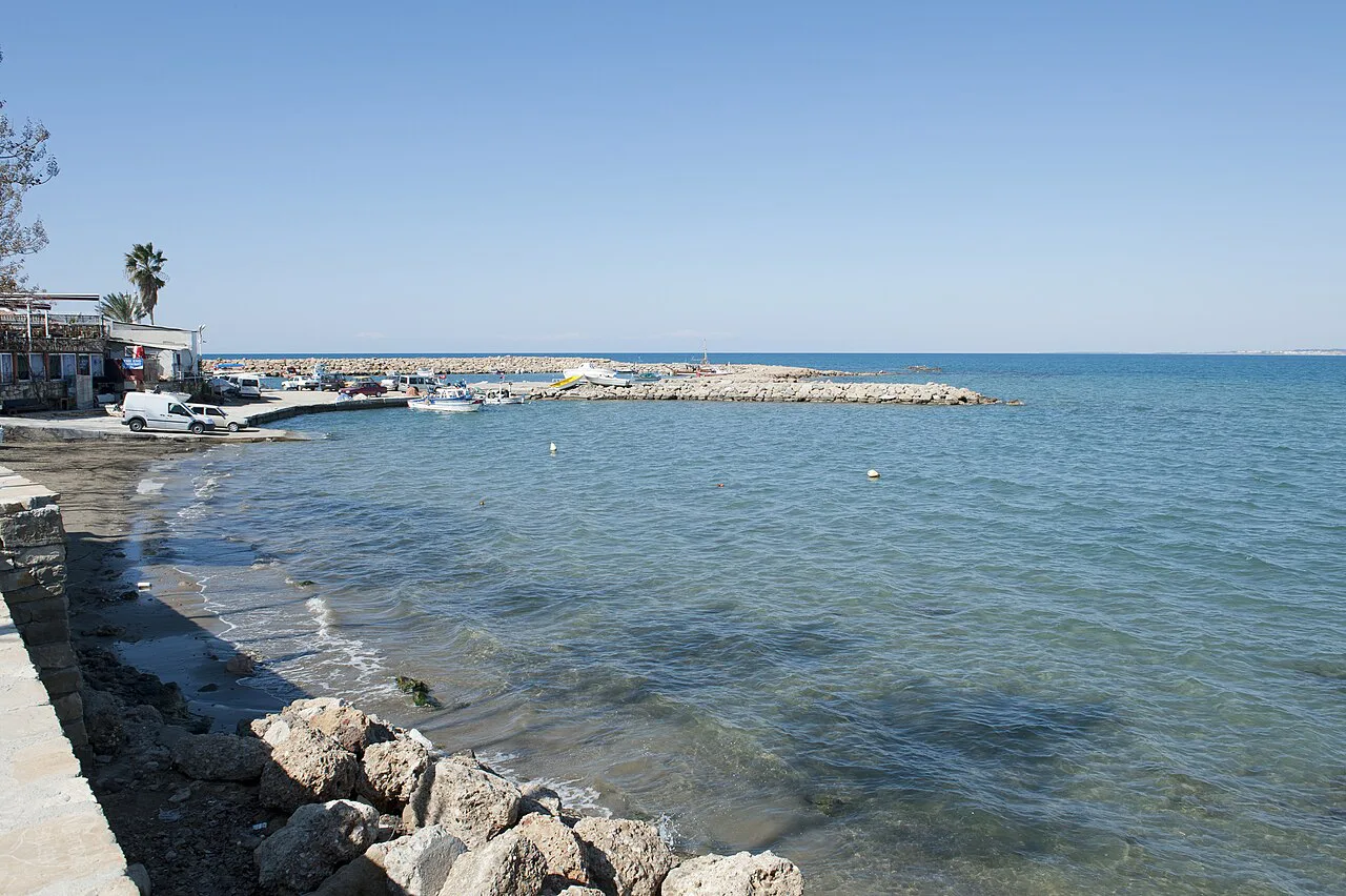 The seafront by Side harbour.