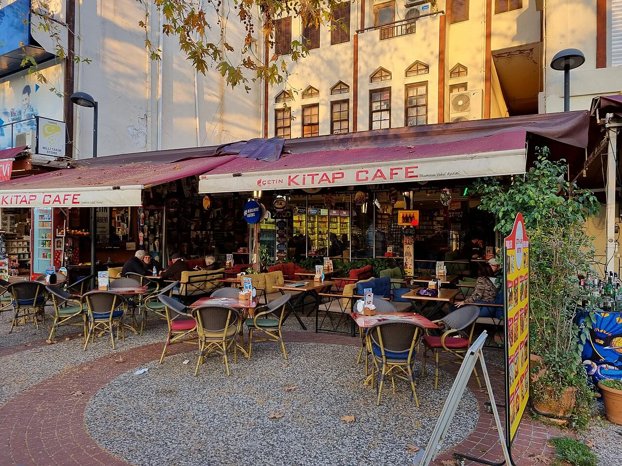 A street café in the centre of Manavgat.