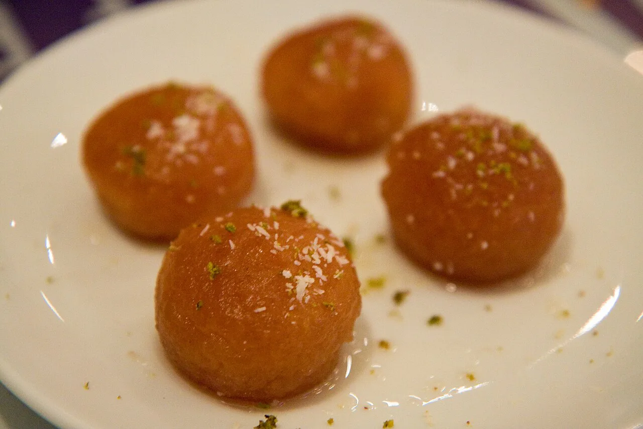 Kemalpaşa tatlısı, a syrup-soaked cheese dessert from Bursa province.